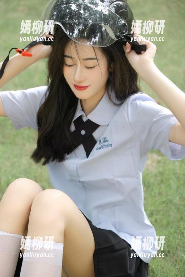 吃瓜时的我，眼神游离，脑海中却满是17c吃瓜网址的神秘。