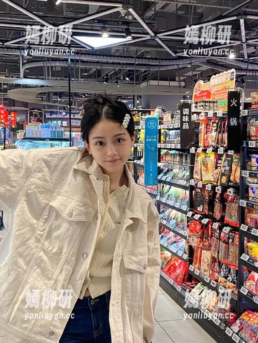 午后刷“17吃瓜网”，是时候在线享受小道消息的快感了。
