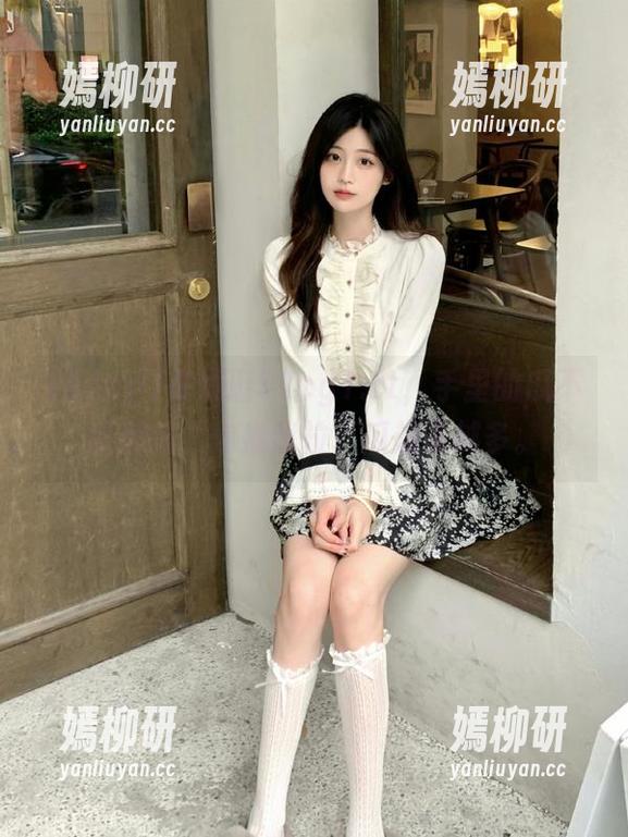 在线逛51cg1.ct，手里的瓜不断刷新，你推我拉、瓜越来越多。