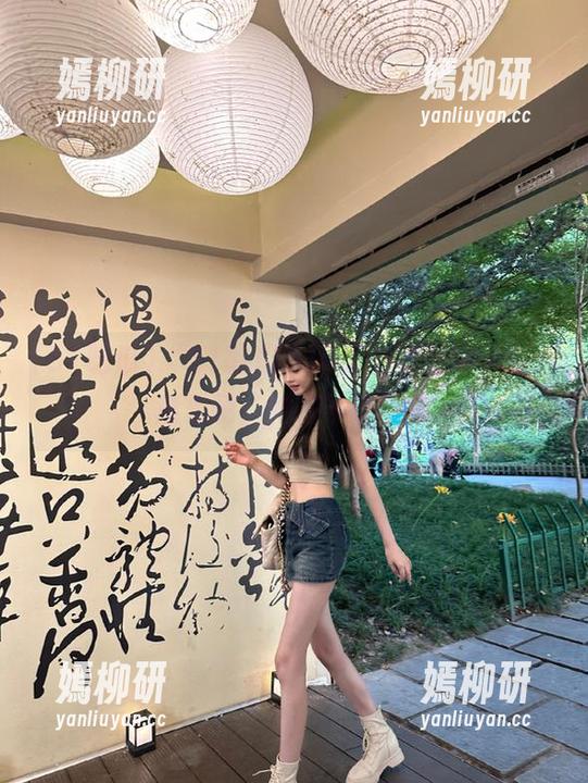 51吃瓜 “51吃瓜”网页上的娜娜,有点意思啊,她在干嘛呢?