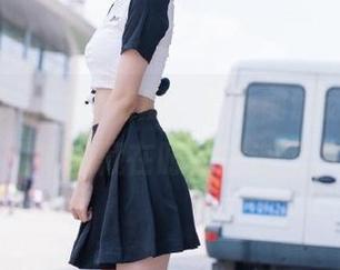 “51吃瓜”下载前的迷雾，入口好像藏在时光隧道里。