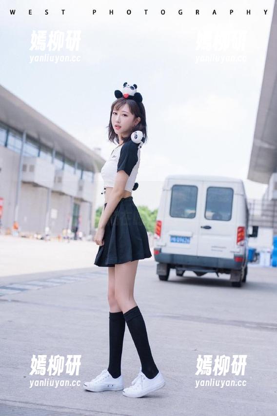 “51吃瓜”下载前的迷雾，入口好像藏在时光隧道里。