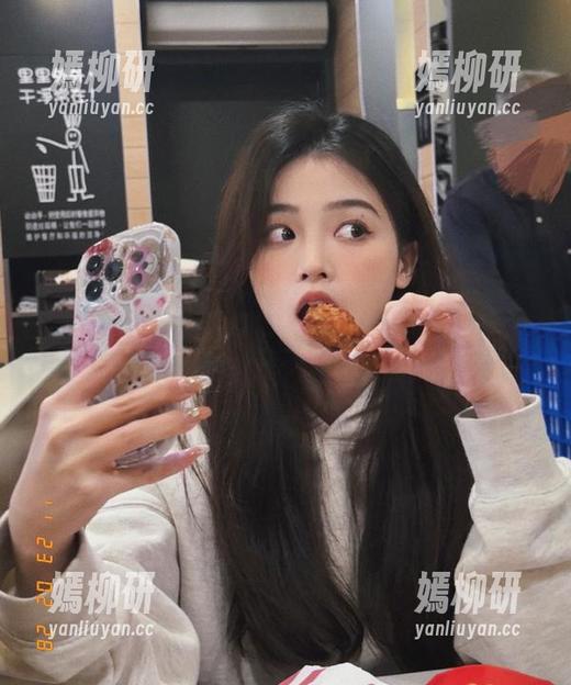 51吃瓜网 51吃瓜网苹果版的日常:今天我又被哪个大瓜镇住了?