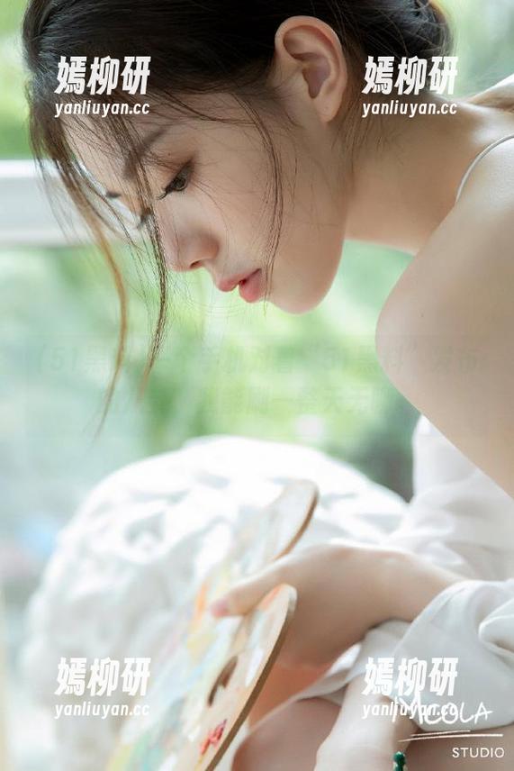 一个手机对着“51黑料”发布的八卦，我能刷一整天无聊。