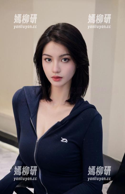 www.吃瓜 “www.吃瓜”专属的八卦线路,让我瞬间进入另一个世界