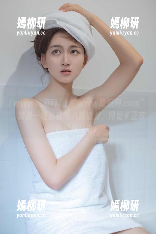上“www吃瓜网.com”，就像一场清新的八卦派对，网址￥正在热闹进行中。