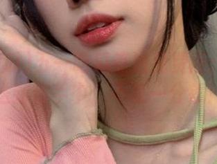 五一吃瓜直达免费版：把八卦送到你手中，不花一分钱！