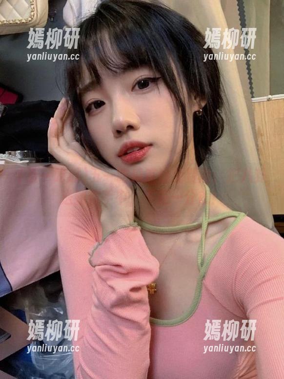 五一吃瓜直达免费版：把八卦送到你手中，不花一分钱！