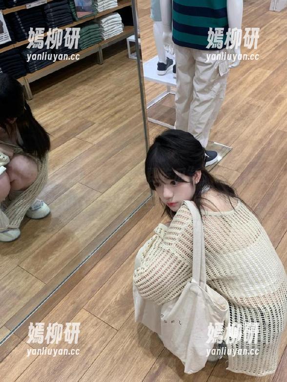 免费吃瓜 观看“免费吃瓜”,就像在翻阅神秘的日记,充满各种意外的小惊喜。