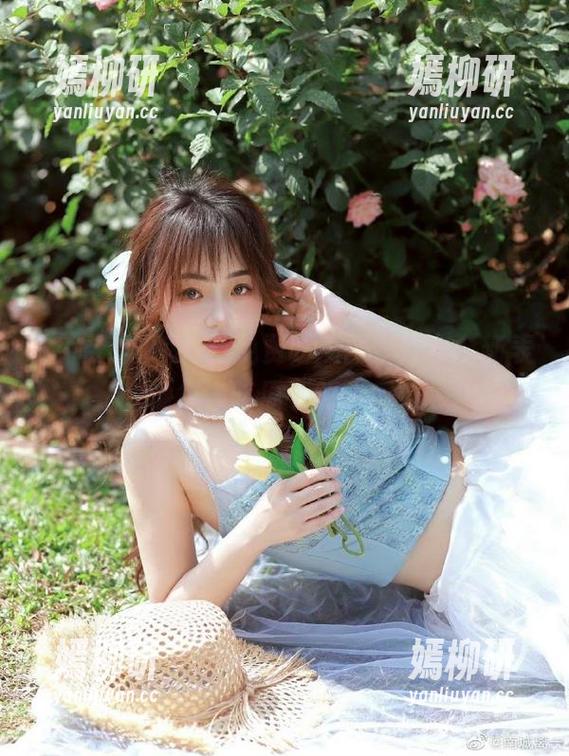 “免费吃瓜网”发布全新表情包，吃瓜有新姿态！