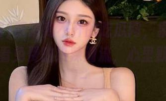 眼睛离不开的吃瓜网，果断下载，在线看免费的热辣潮流，心里默默窃喜～