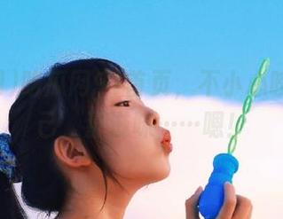 吃瓜网91首页，不小心咬到了自己，那滋味……嗯！