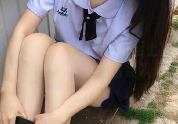 今天又在吃瓜论坛上免费收割了五个八卦，幸福指数飙升！