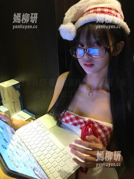每日黑料 下载每日黑料,轻松拥有‘瓜田李下’的江湖秘籍!