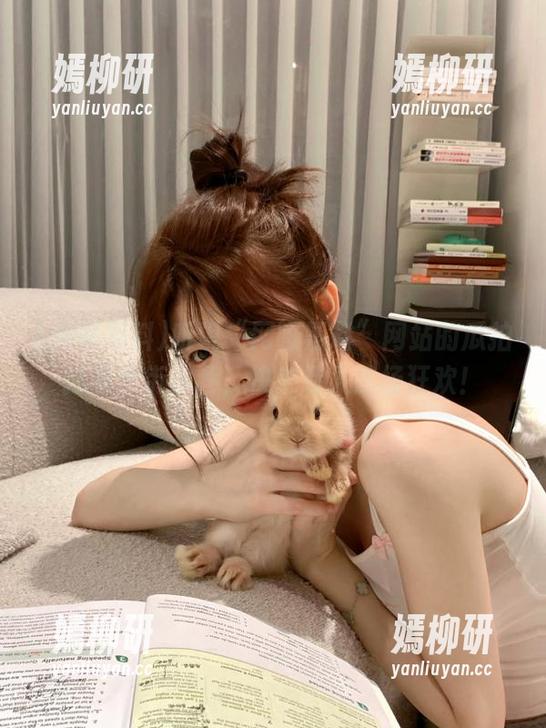 听说“网曝黑料”网站的瓜拍打着大街小巷，快来卷入这场狂欢！