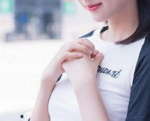 最后一个快来“黑料不打烊”看视频了，今天又是我和瓜的一场华丽对决，期待大反转！