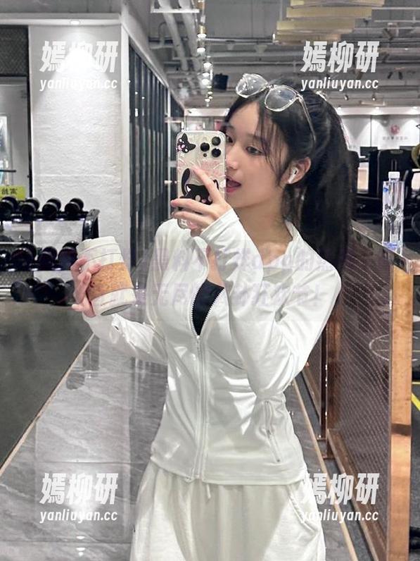 黑料不打烊app的热搜，简直就是无尽的八卦狂欢节！