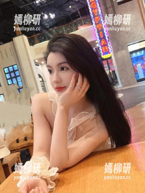 “黑料吃瓜网址”，难道真能挖出那档子令人难以置信的内幕？我的小心脏开始不安分了。