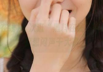每次逛“黑料在线”网站，我都想闷声干大事