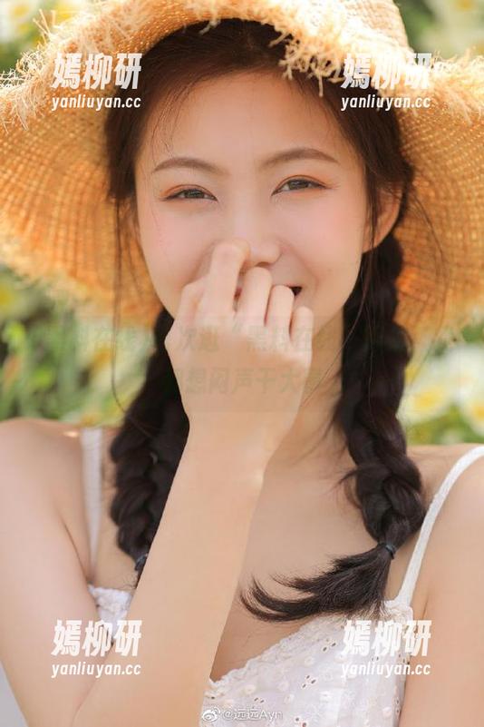 每次逛“黑料在线”网站，我都想闷声干大事