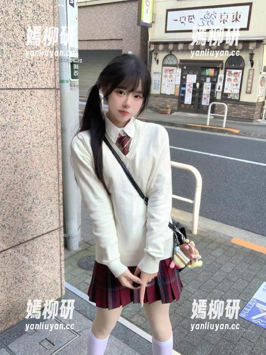 有人说黑料在线发布的瓜越来越离谱，看来我也是该一探究竟的…
