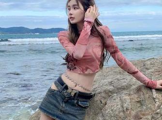 “黑料正能量”网站，哪里需要黑，哪里就有我砖头一样的正能量！