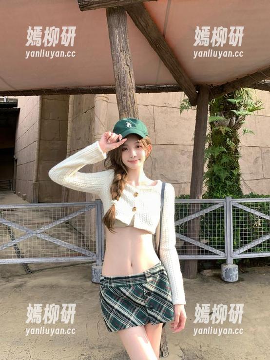 fuli24lv黑料正能量入口！点击视频，一起从马路边的沙发开始冒险？