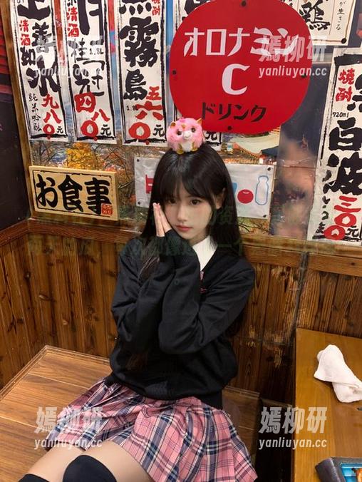 “黑料社”里的资源，足够我吃两天的瓜，每次都像进了一个黑暗料理店。