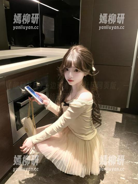 一边观看黑料社区网页版，一边纠结要不要点开嘛？