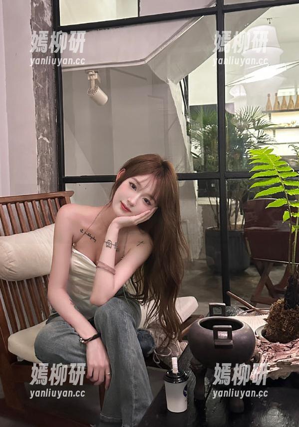 点开黑料网的链接，在线吃瓜的感觉就像是无底洞，停不下来啊！