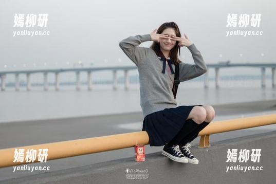 逛黑料网址，心情一言难尽，令人感叹现代社交的荒谬…