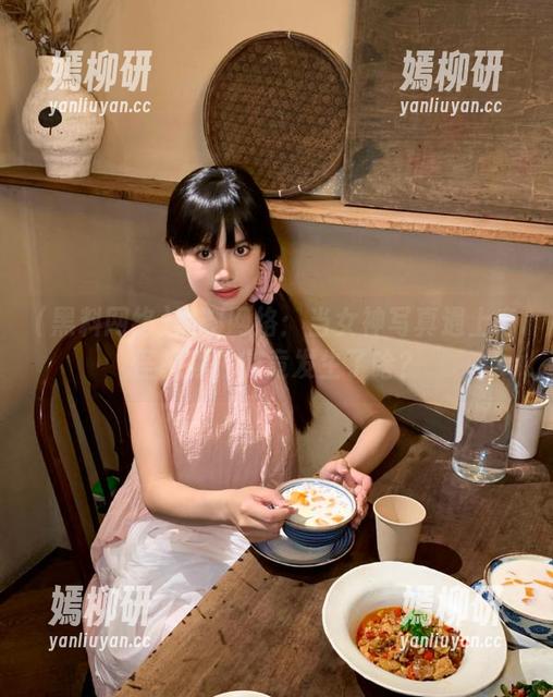 黑料网络：当女神写真遇上奇怪视频，究竟发生了啥？