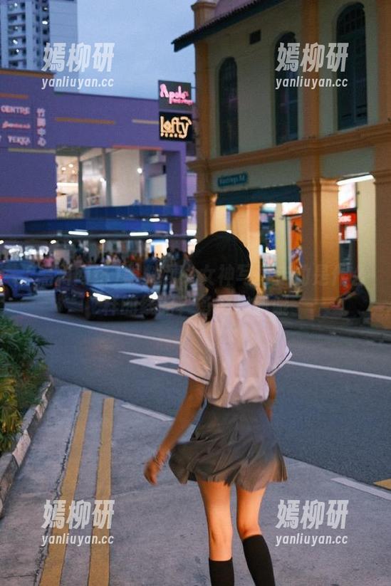 黑料网络 黑料网络女神写真走的是什么样的线路?备好心脏哦