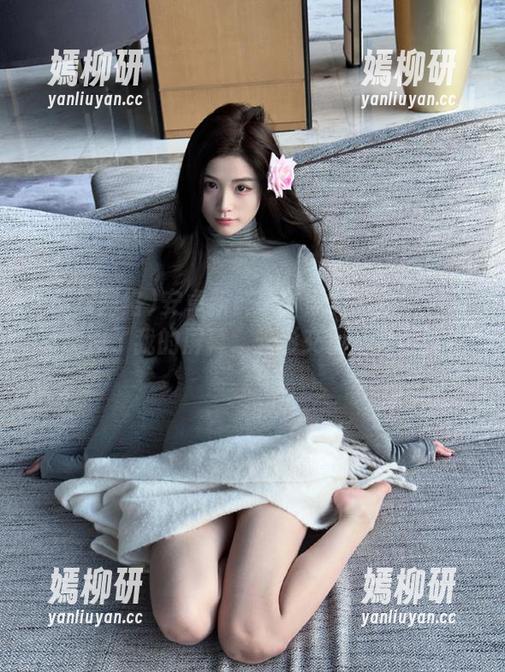 安卓新鲜事！黑料网络女神写真刷爆了我的屏幕，光影交错，含情脉脉。