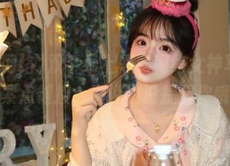 双手奉上黑料网络女神写真，赶紧点链接，别说我没提醒你哦！