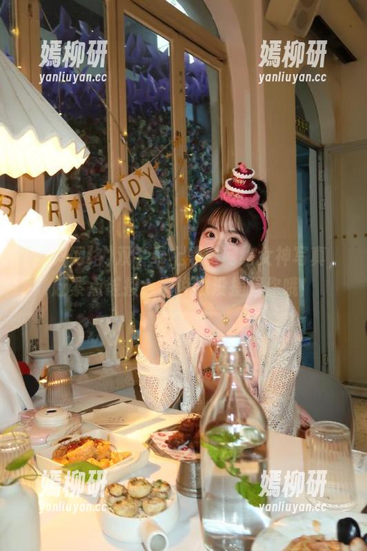 黑料网络 双手奉上黑料网络女神写真,赶紧点链接,别说我没提醒你哦!