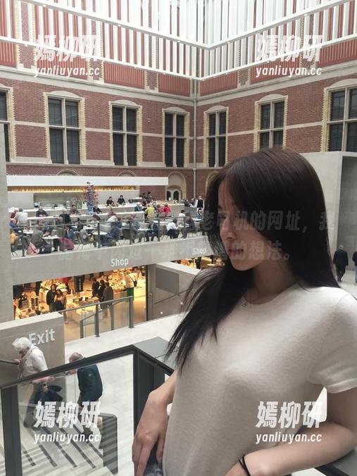 黑料老司机 看着黑料老司机的网址,我脑海中闪过一堆不靠谱的想法。