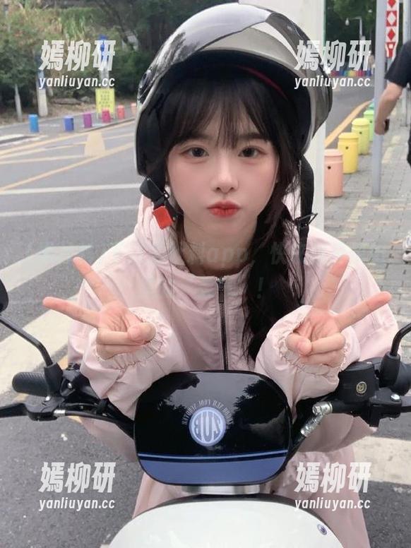 下载黑社料app，快来感受瓜田里的‘灵气’！