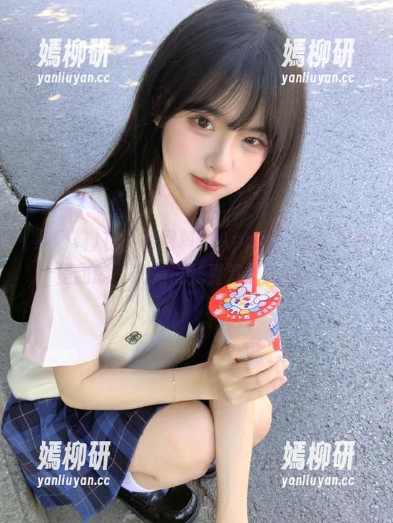 在“黑网料”App里，每个瓜都是甜的，还是说我喜欢自欺欺人？